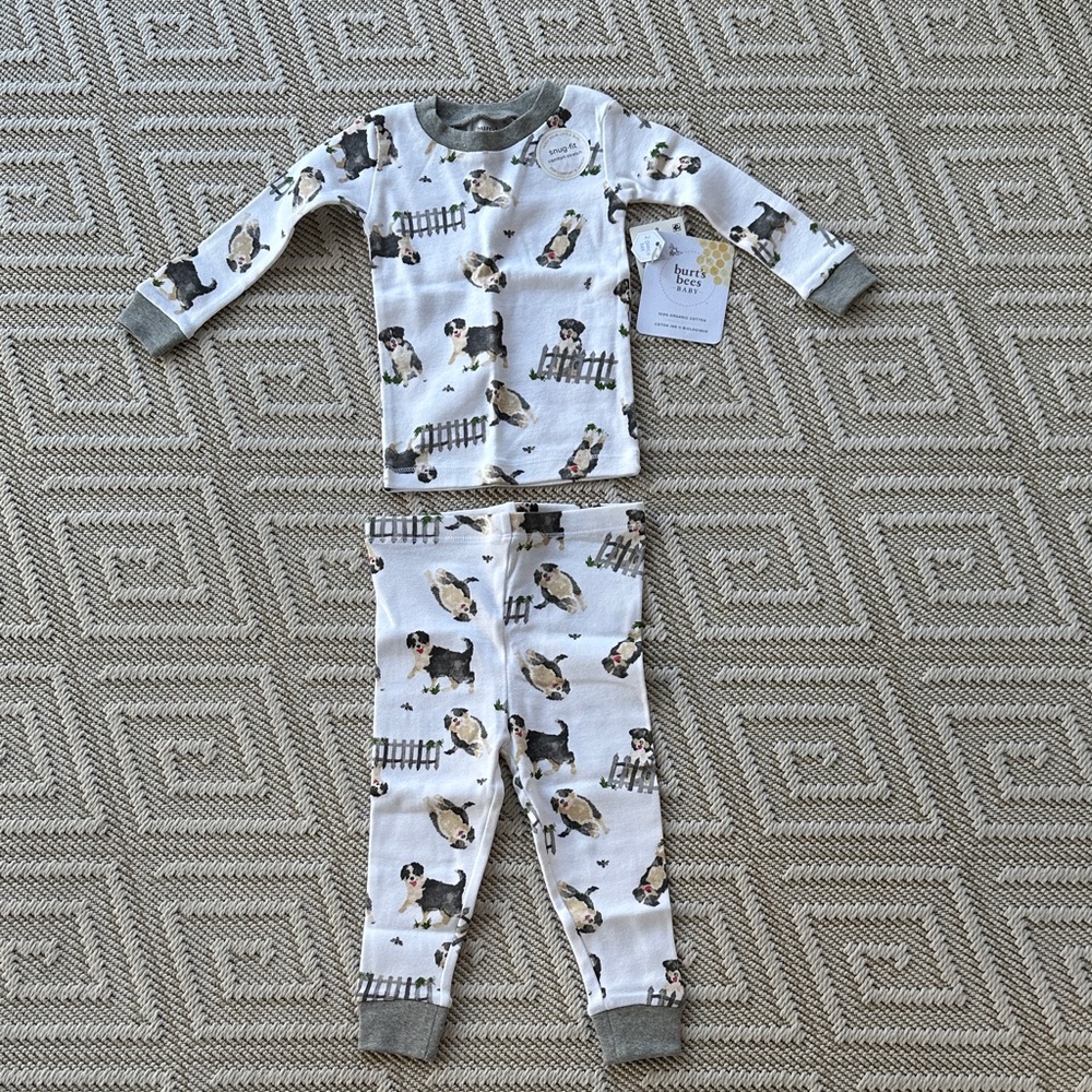 Burt’s Bees Baby 12month Pajama Set- doodle dogs *NWT